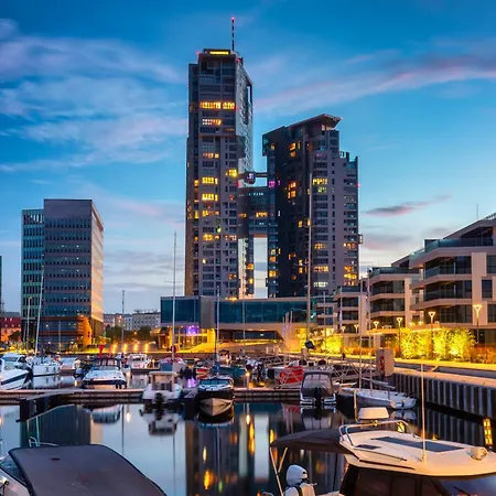 Zen - Sea Towers Apartment